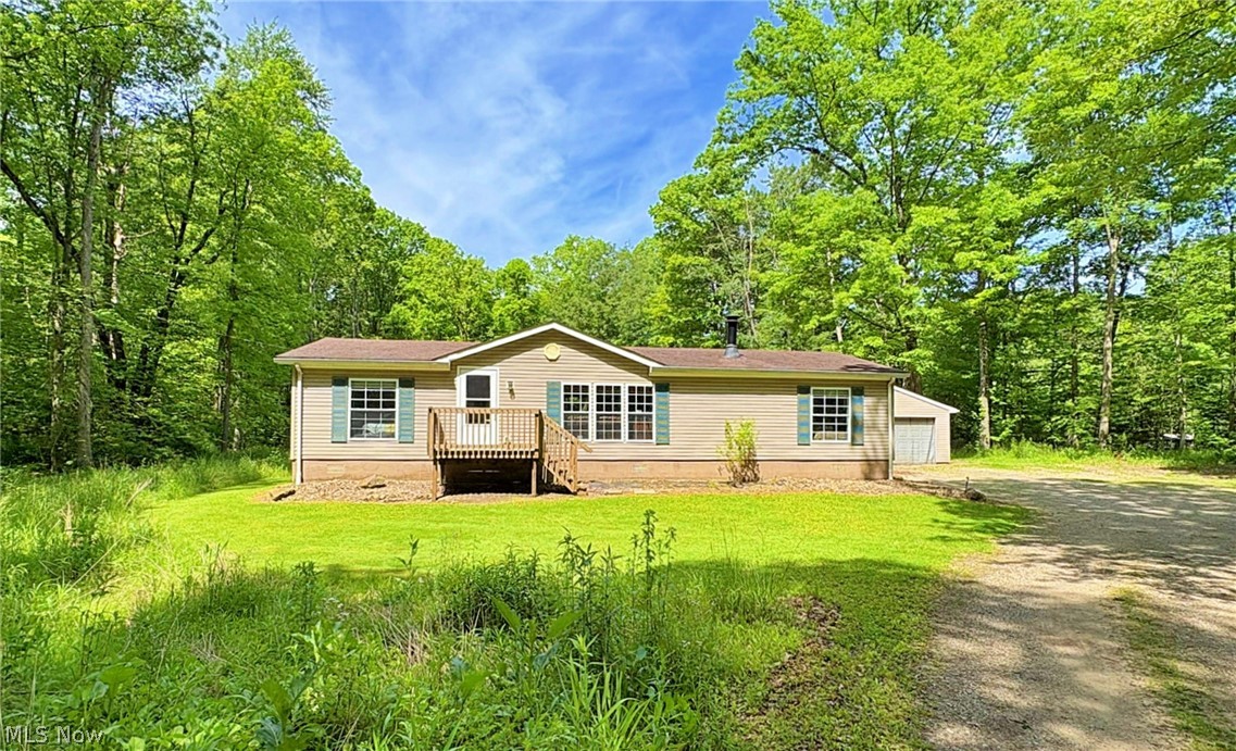 4233 County Line Road Lake Milton, OH 44429 - Photo 1 of 38