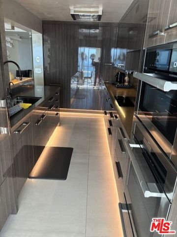 $14,000 | 201 Ocean Avenue, Unit 709B, Santa Monica, CA 90402