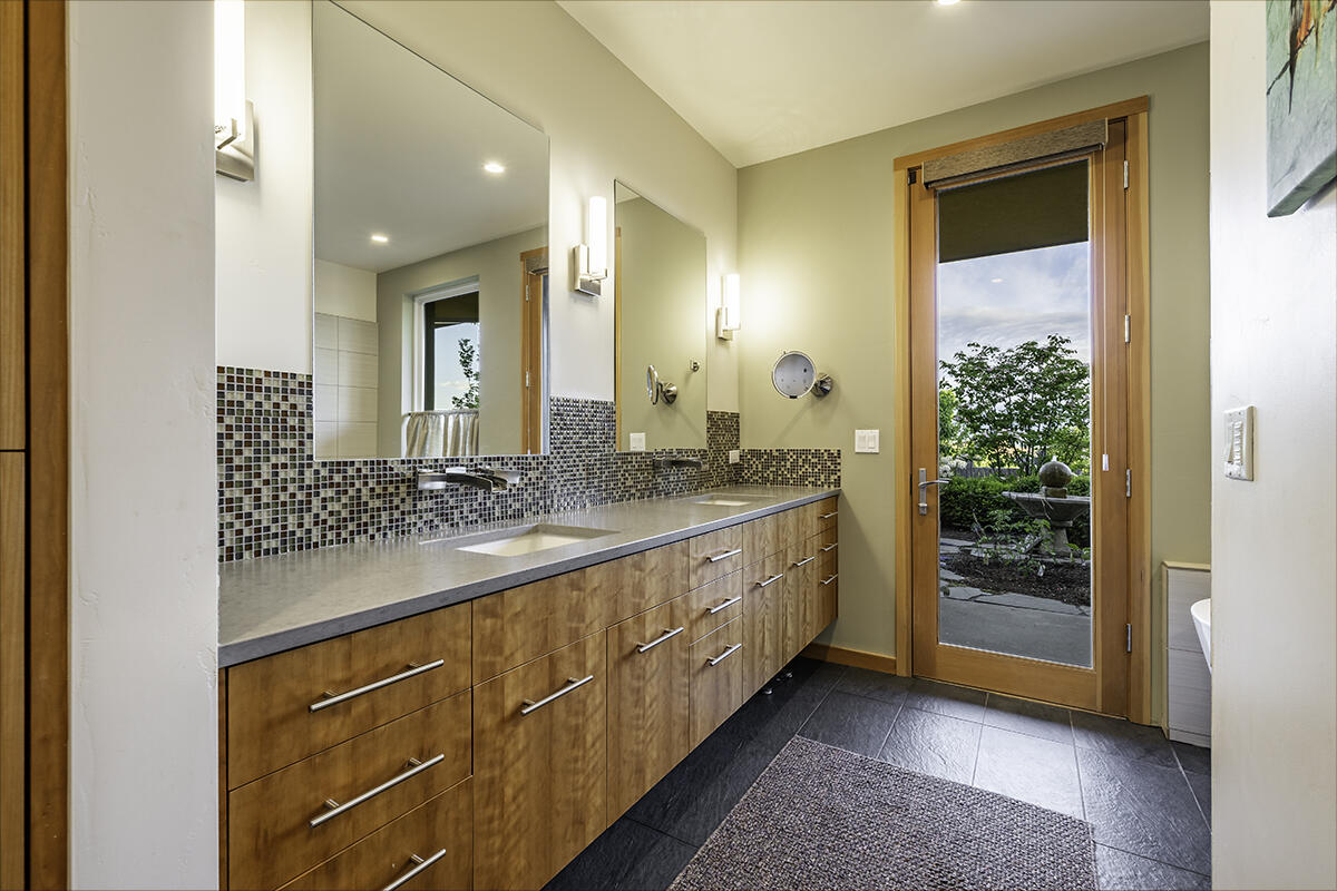 4220 Falcon Ridge Terrace Medford, OR 97504 - Photo 29 of 47 DSC08851-HDR