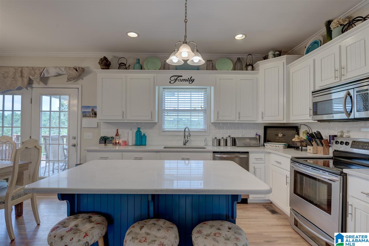 1104 Mountain Lake Road Warrior, AL 35180 - Photo 12 of 34