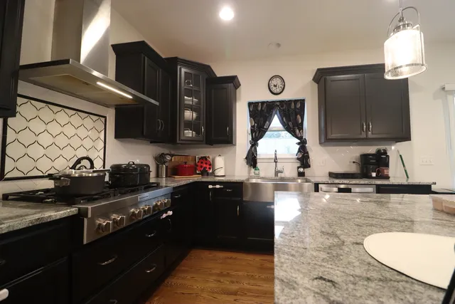 $975,000 | 4215 Chinaberry Lane, Naperville, IL 60564