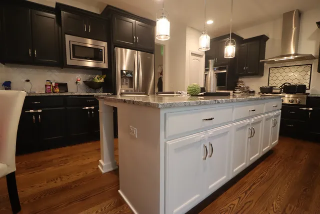 $975,000 | 4215 Chinaberry Lane, Naperville, IL 60564