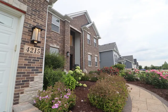 $975,000 | 4215 Chinaberry Lane, Naperville, IL 60564