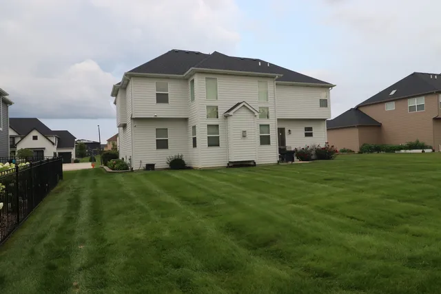 $975,000 | 4215 Chinaberry Lane, Naperville, IL 60564