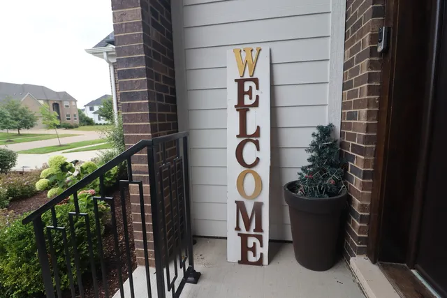 $975,000 | 4215 Chinaberry Lane, Naperville, IL 60564