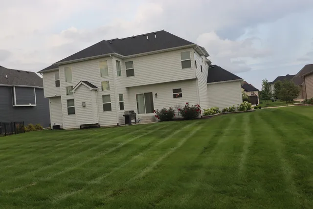 $975,000 | 4215 Chinaberry Lane, Naperville, IL 60564