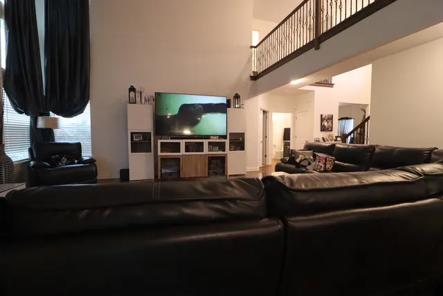 $975,000 | 4215 Chinaberry Lane, Naperville, IL 60564