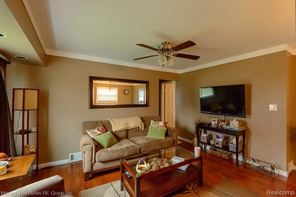 17504 Ray Street Riverview, MI 48193 - Photo 2 of 36 mtm_17504_ray-25.jpg