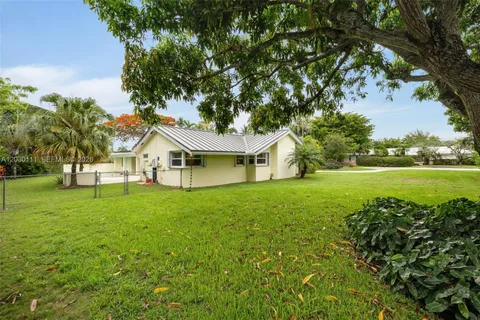 $1,750,000 | 7350 Southwest 129th Street, Pinecrest, FL 33156