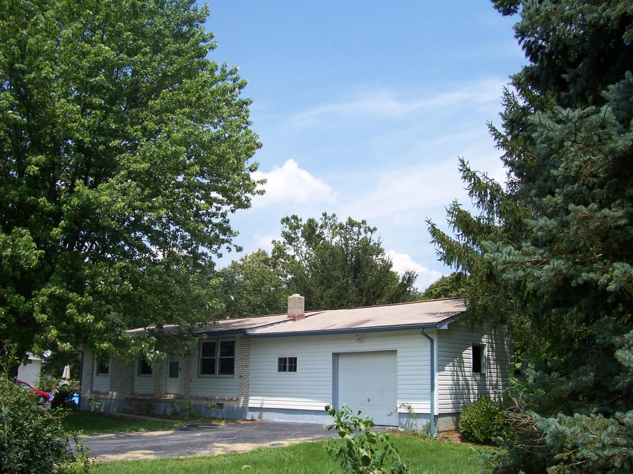 428 Winding Way Road Covington, VA 24426 - Photo 1 of 12 Front