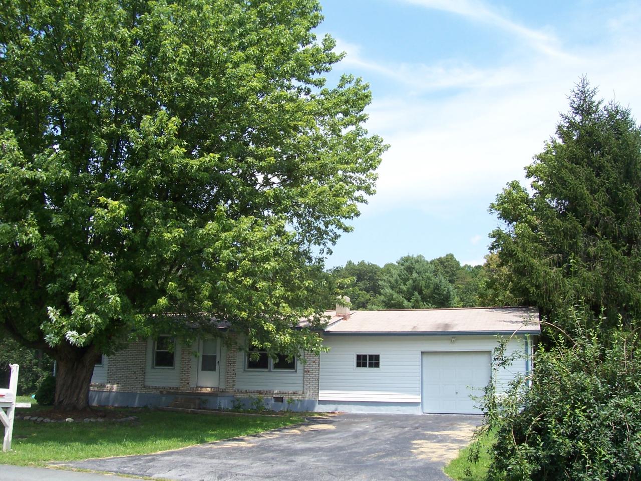 428 Winding Way Road Covington, VA 24426 - Photo 2 of 12 Exterior