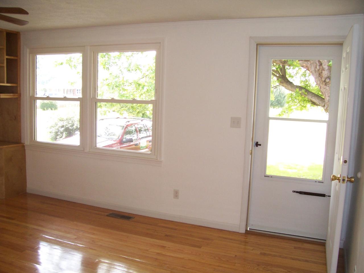 428 Winding Way Road Covington, VA 24426 - Photo 5 of 12 Living Area