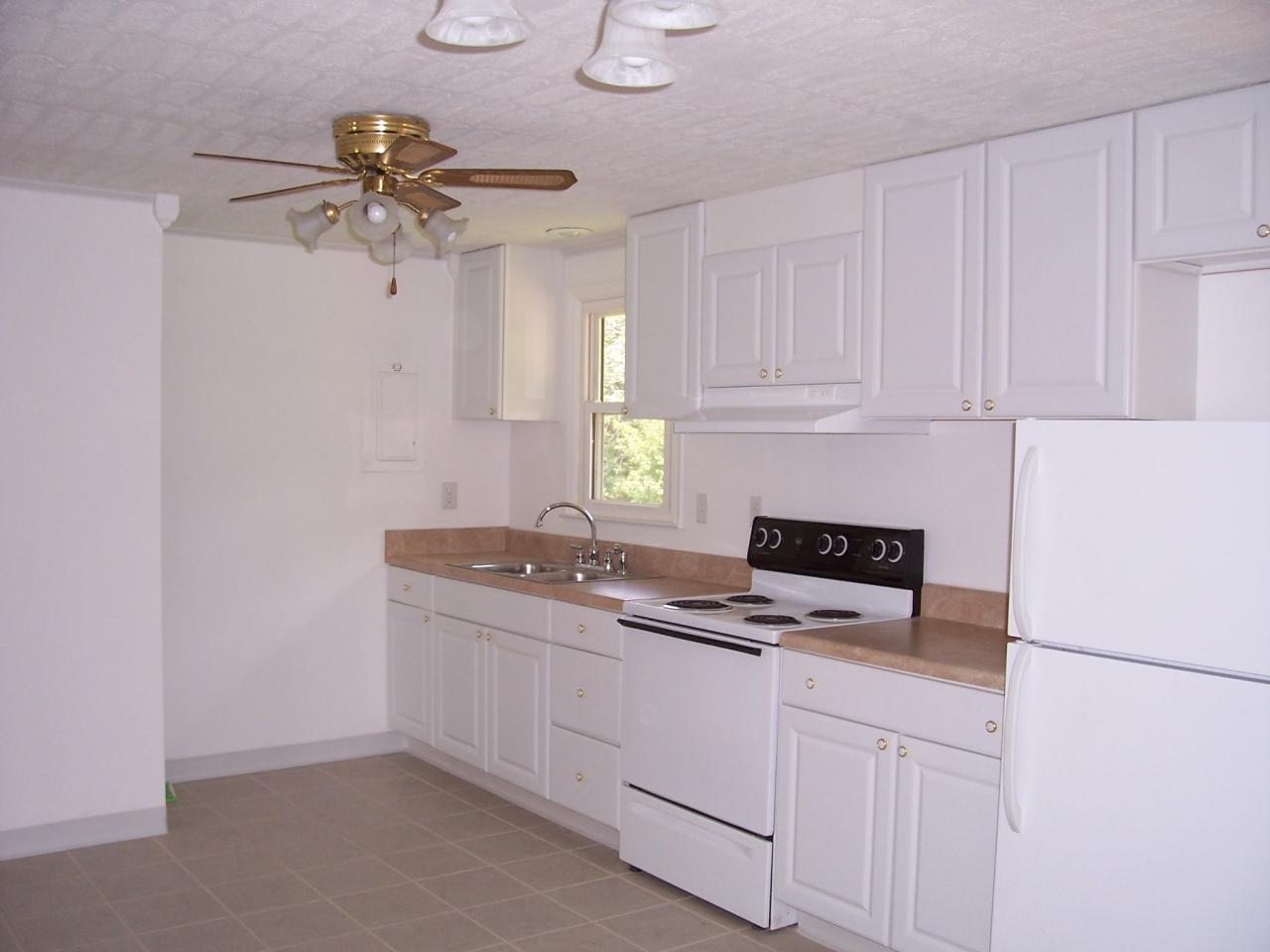 428 Winding Way Road Covington, VA 24426 - Photo 6 of 12 Kitchen