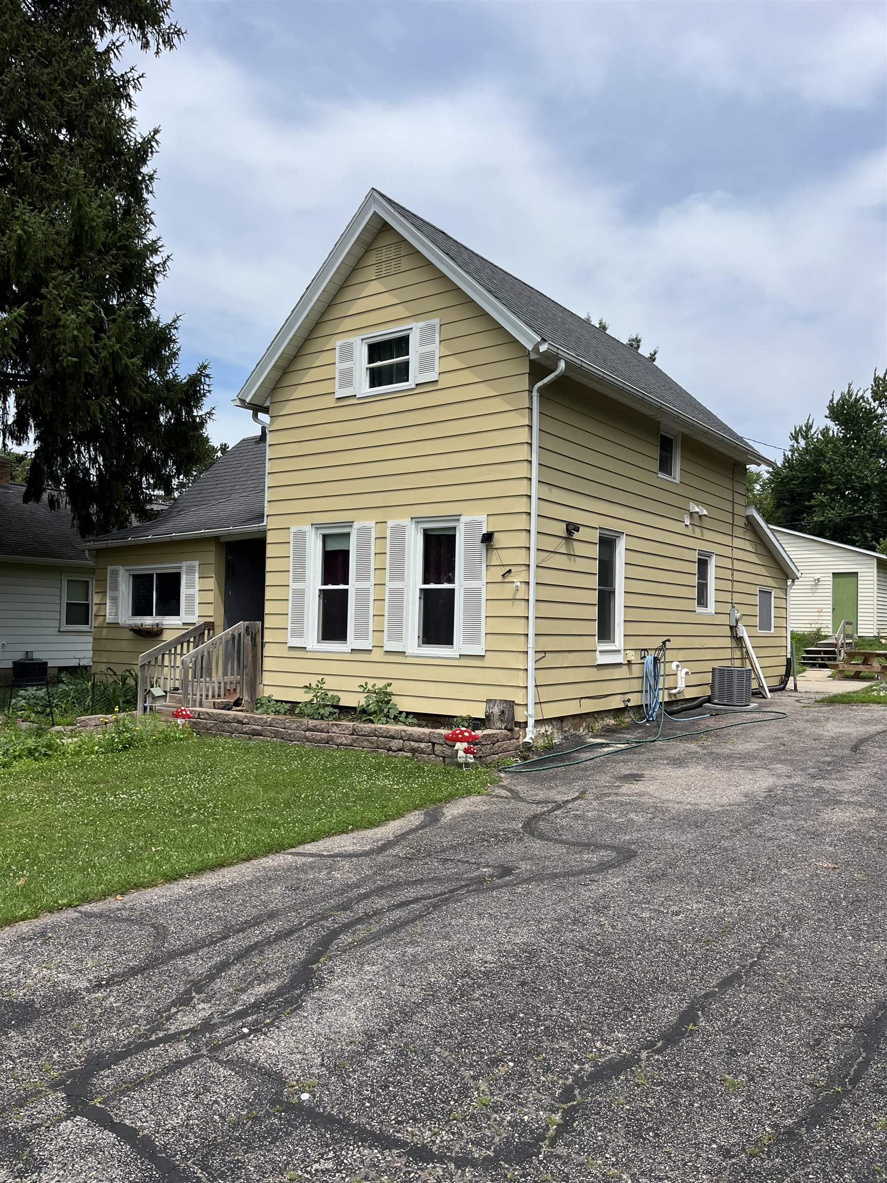 611 9th Street Baraboo, WI 53913 - Photo 33 of 34