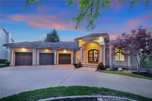 $1,100,000 | 416 Northeast Bitter Creek Road, Lee's Summit, MO 64086