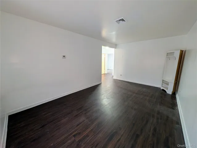 $2,600 | 209-28 Hillside Avenue, Unit 2 | Bellaire West Ward