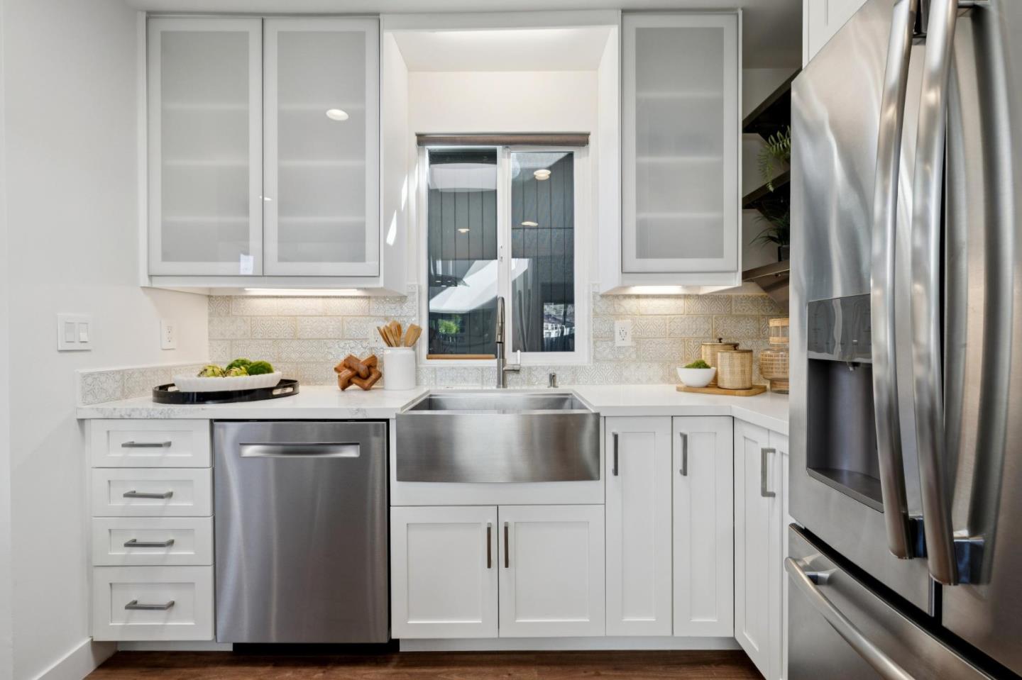 17 Cassandra Way Mountain View, CA 94043 - Photo 4 of 29