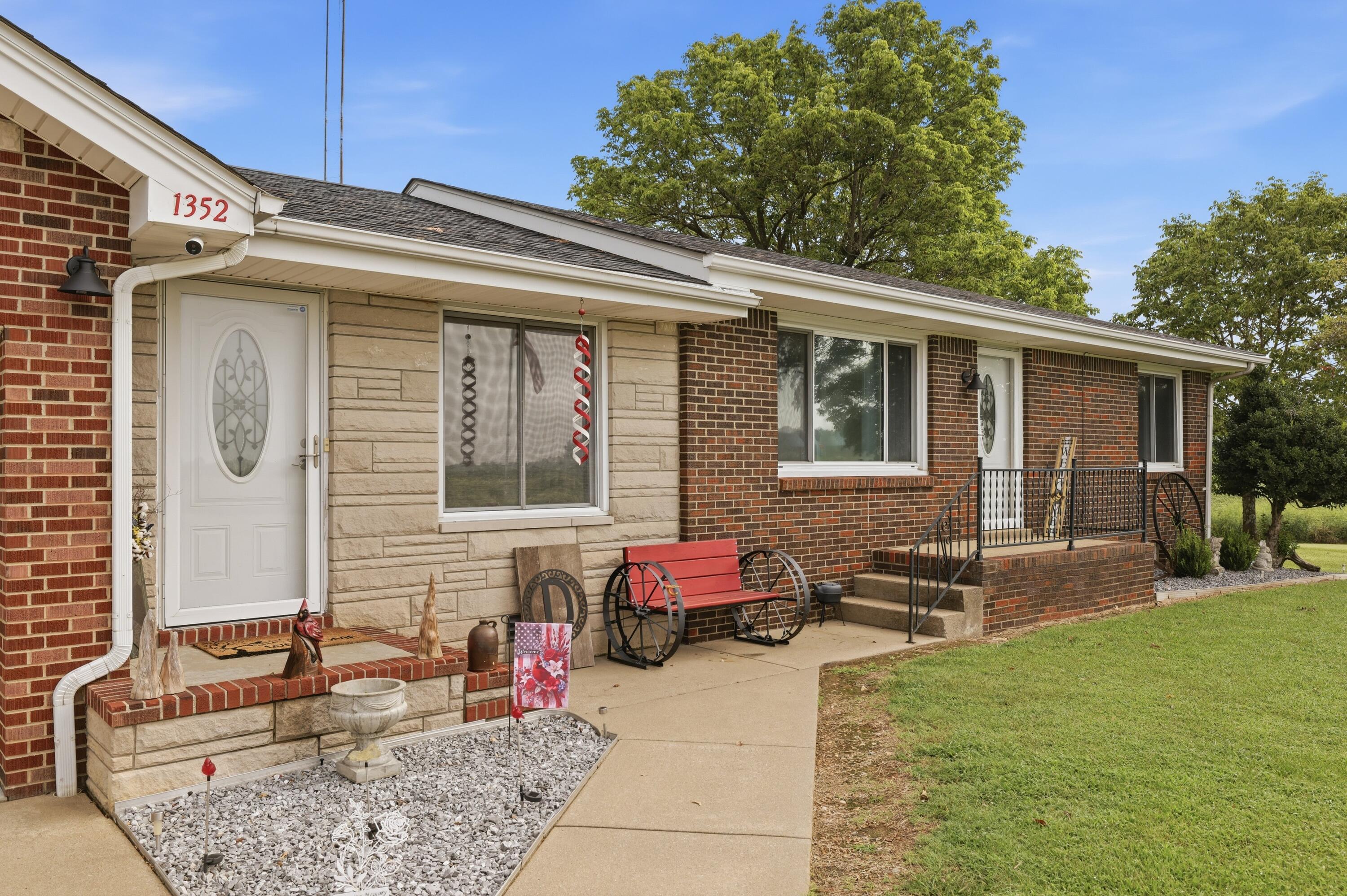 1352 Grant Road Murray, KY 42071 - Photo 5 of 43 3R9A4292