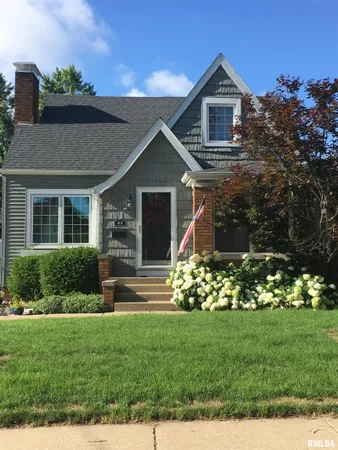 $249,000 | 406 West Lawndale Avenue, Peoria, IL 61604
