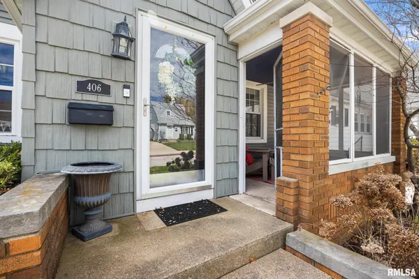 $249,000 | 406 West Lawndale Avenue, Peoria, IL 61604