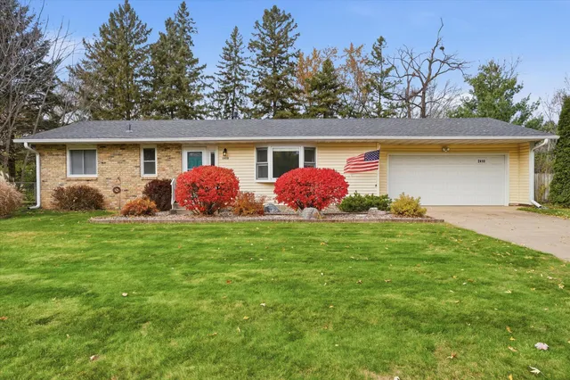 $380,000 | 2410 Oakridge Road, Stillwater, MN 55082