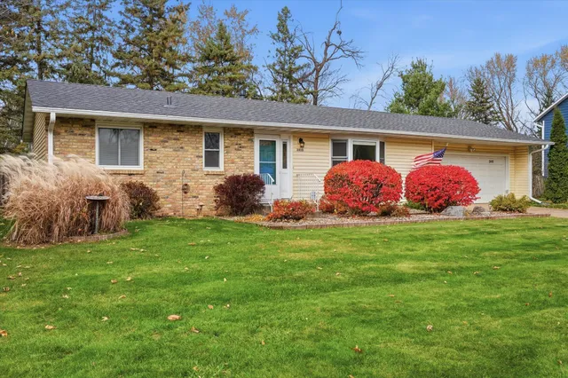 $380,000 | 2410 Oakridge Road, Stillwater, MN 55082