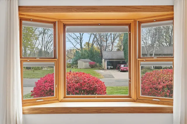 $380,000 | 2410 Oakridge Road, Stillwater, MN 55082