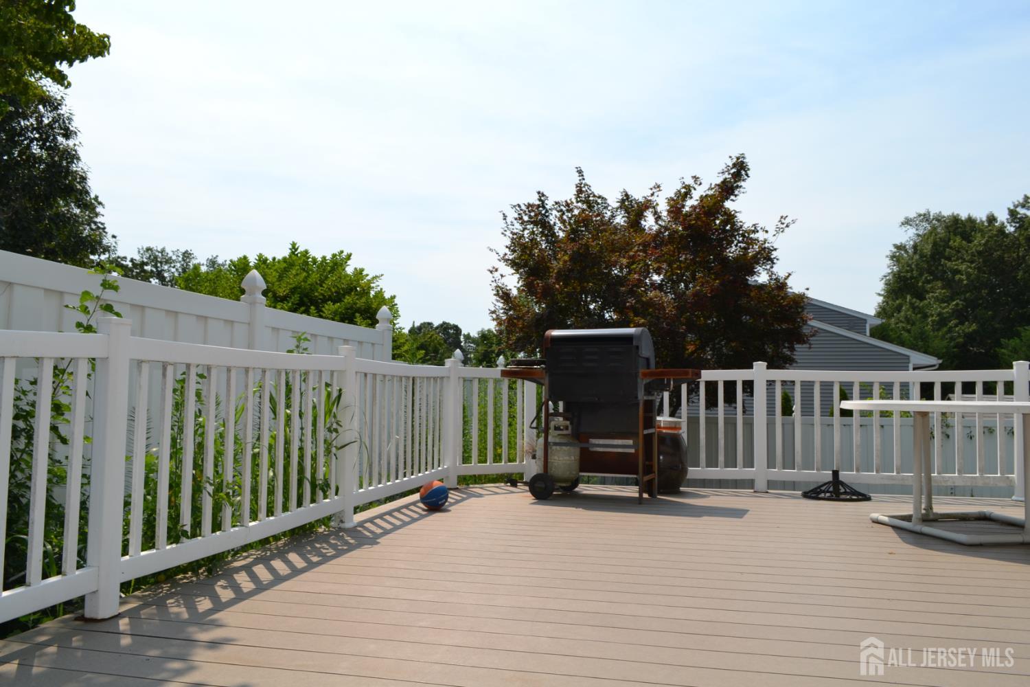 2 Albemarle Road East Brunswick, NJ 08816 - Photo 22 of 24
