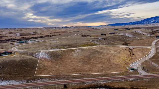 $269,900 | 1 Eagle Rdg Trail, Dayton, WY 82836