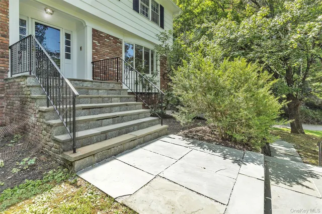 $749,000 | 3 Gilman Lane, Cortlandt Manor, NY 10567