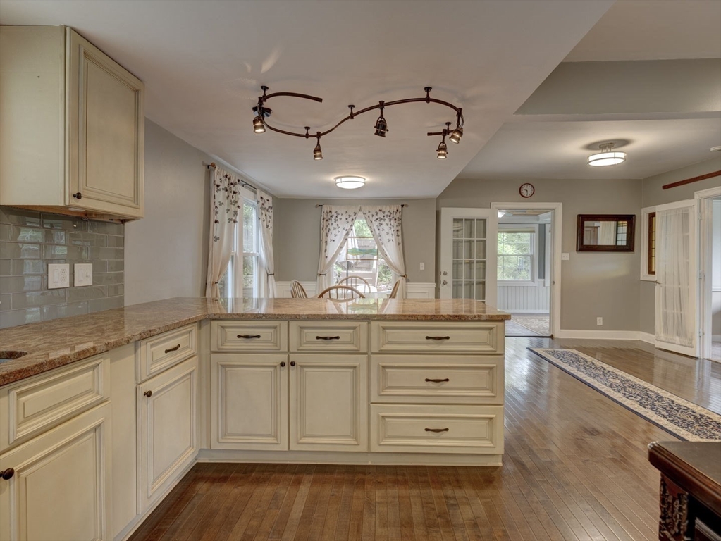 33-36 Overlook Road Holland, MA 01521 - Photo 10 of 38