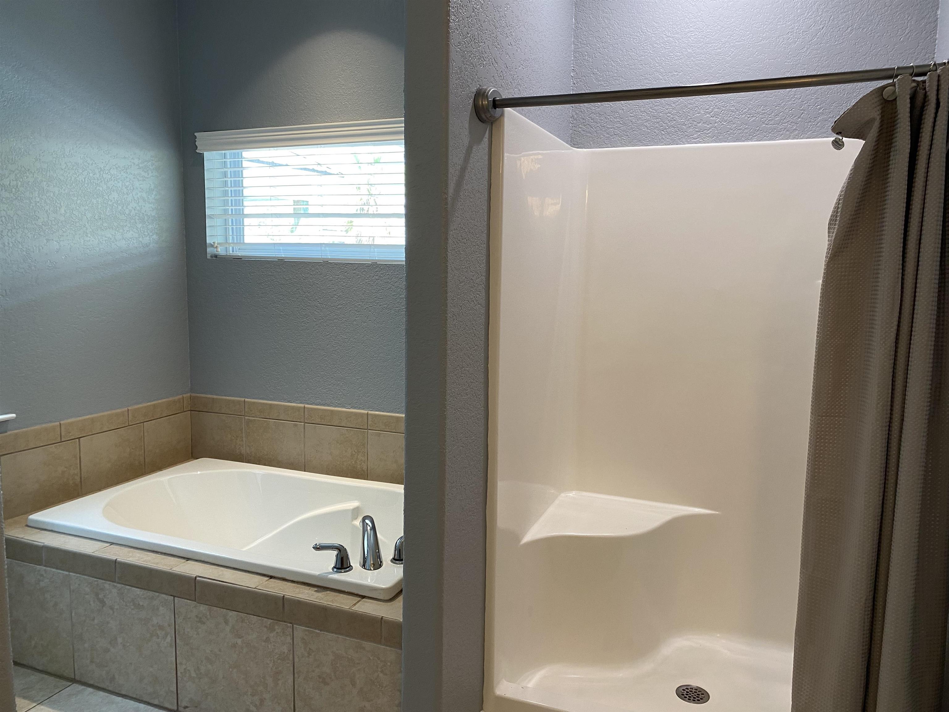 7561 Wenzel Road, Unit A9 Foley, AL 36535 - Photo 5 of 37 primary bath