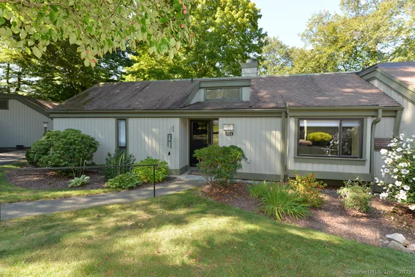 $389,900 | 902 Heritage Village, Unit A, Southbury, CT 06488