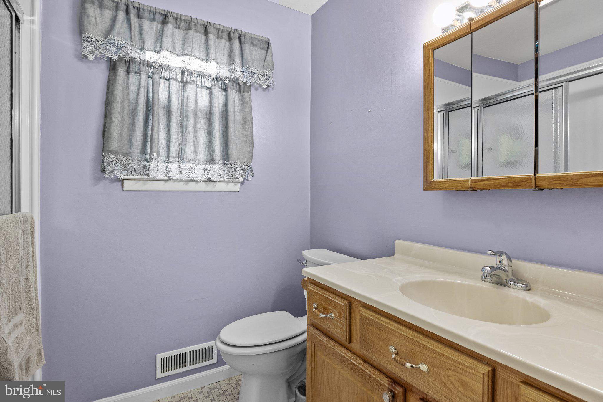 1077 Hilltop Road Warminster, PA 18974 - Photo 18 of 28 Bathroom