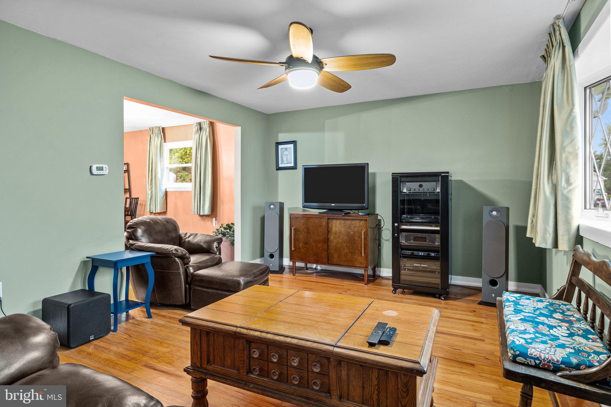 1077 Hilltop Road Warminster, PA 18974 - Photo 7 of 28 Living Room