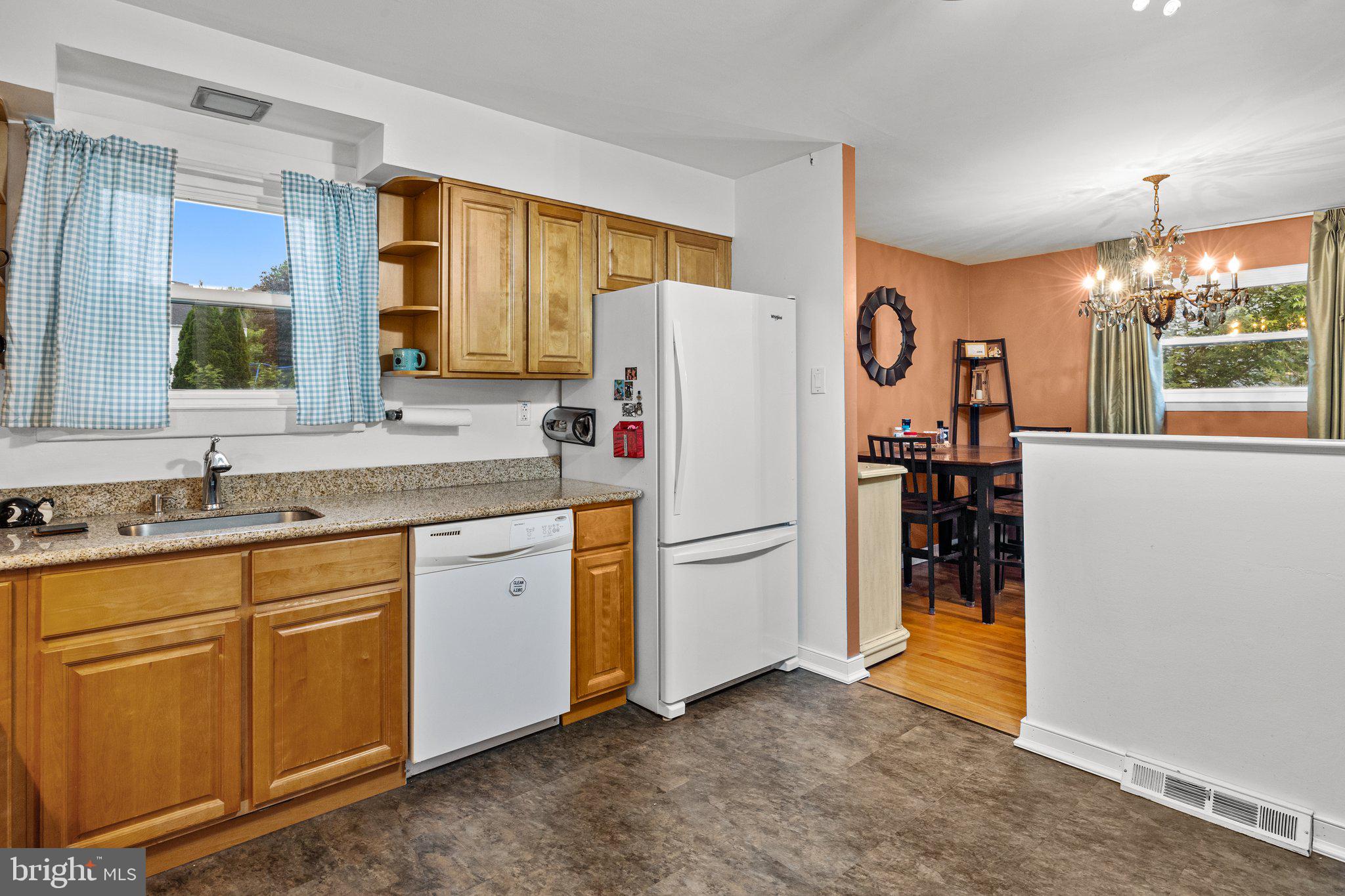 1077 Hilltop Road Warminster, PA 18974 - Photo 8 of 28 Kitchen