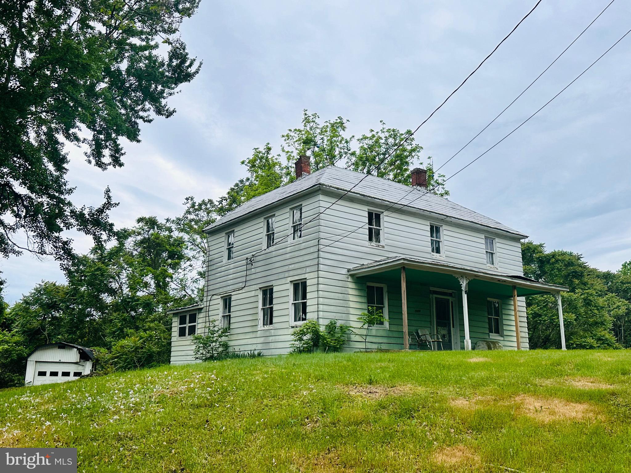 front w/ detached garage