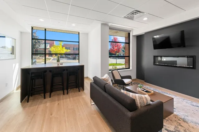 $1,540 | 2420 East Capitol Drive, Unit 302, Shorewood, WI 53211