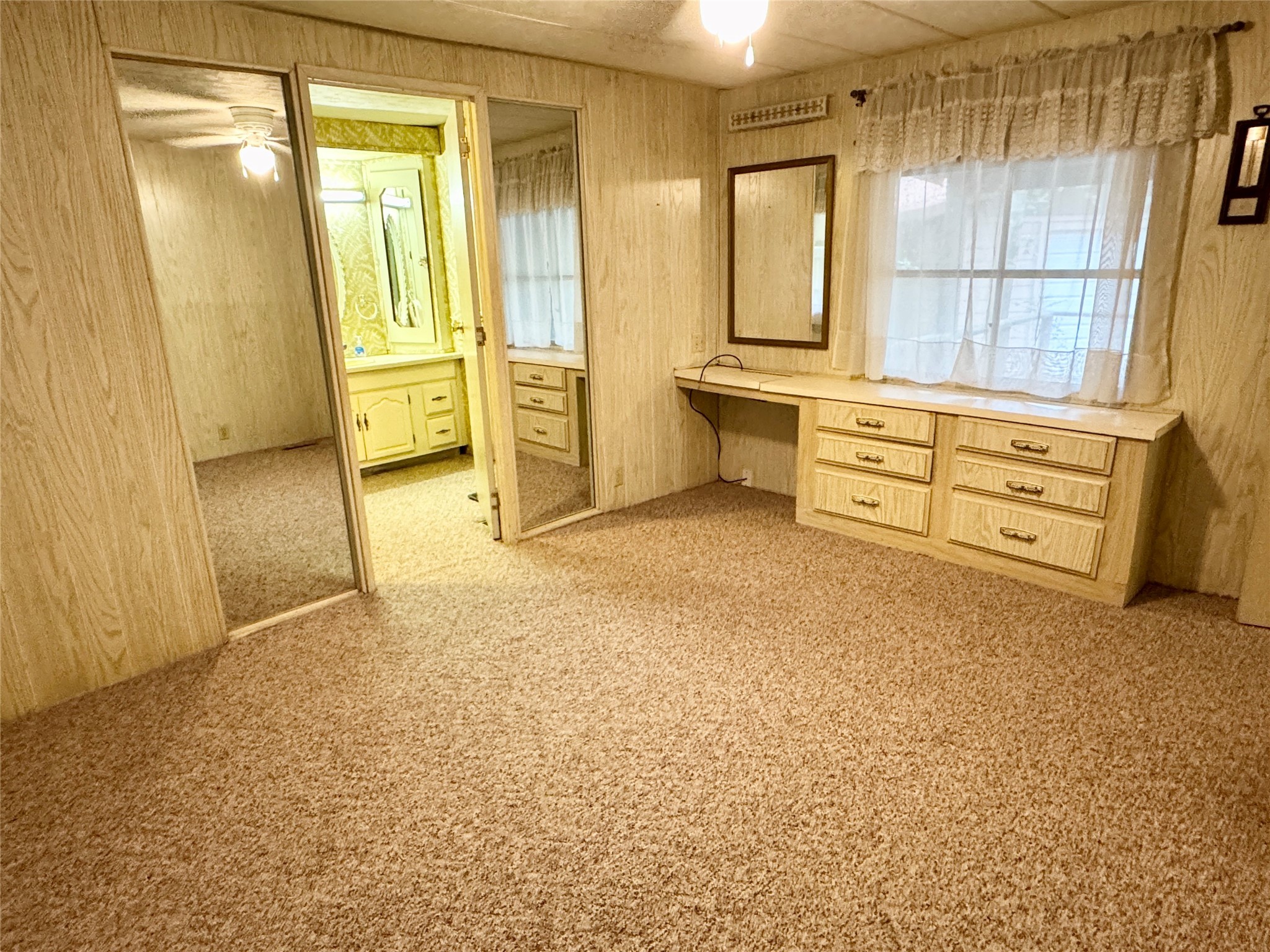 39 Whippoorwill Lane Trinity, TX 75862 - Photo 12 of 27 Main Bedroom with private bath.