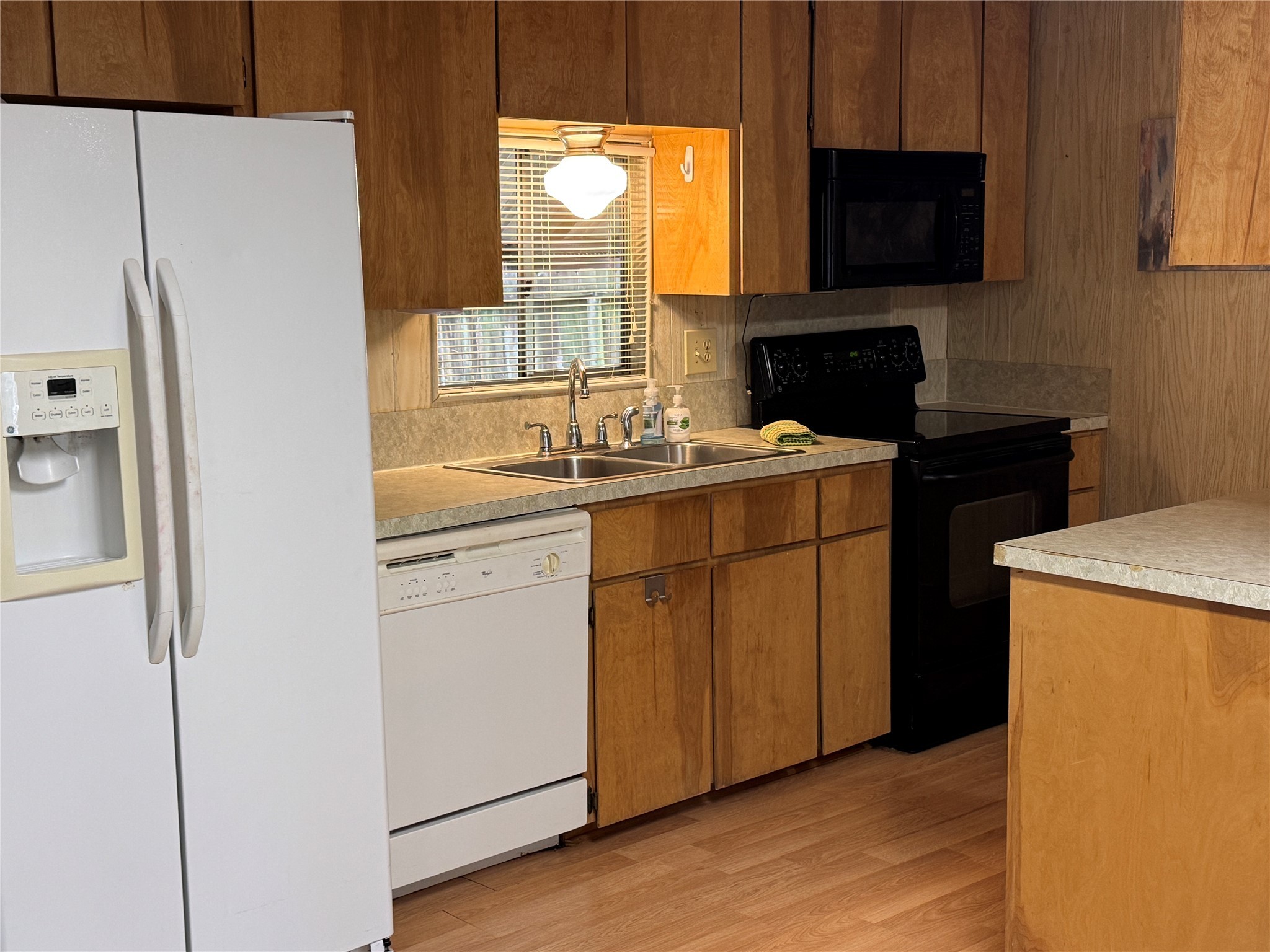 39 Whippoorwill Lane Trinity, TX 75862 - Photo 10 of 27 What's not to love?