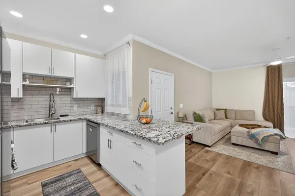 $342,000 | 10001 Woodcreek Oaks Boulevard, Unit 1513, Roseville, CA 95747