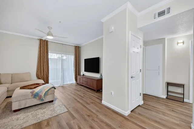 $347,000 | 10001 Woodcreek Oaks Boulevard, Unit 1513, Roseville, CA 95747