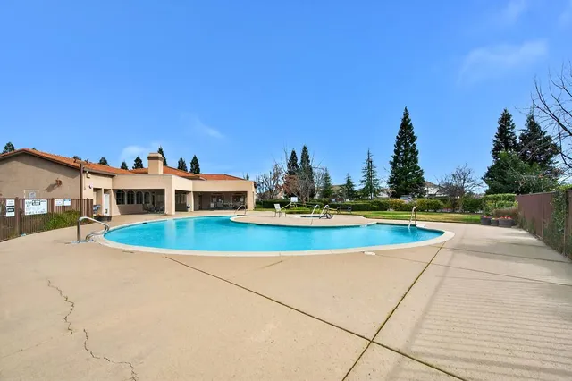 $347,000 | 10001 Woodcreek Oaks Boulevard, Unit 1513, Roseville, CA 95747