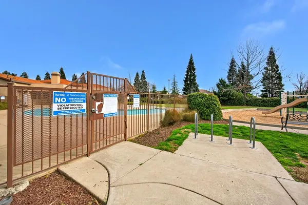 $342,000 | 10001 Woodcreek Oaks Boulevard, Unit 1513, Roseville, CA 95747