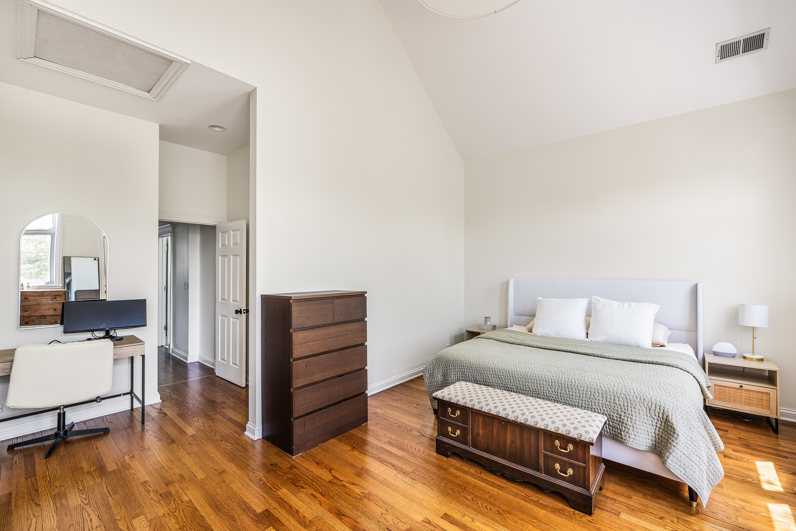 2001 West Addison Street, Unit 3E Chicago, IL 60618 - Photo 12 of 21