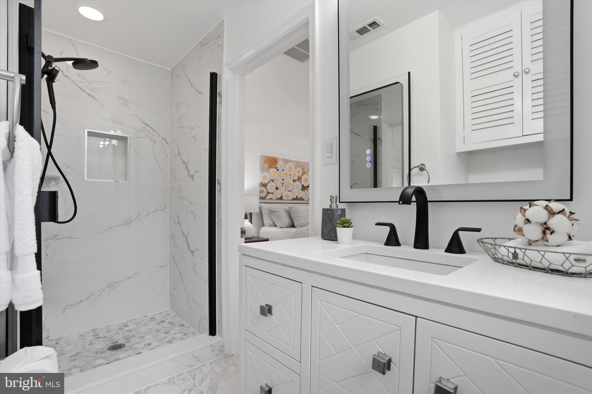 518 Winding Way Merion Station, PA 19066 - Photo 22 of 40 Primary En Suite Bathroom