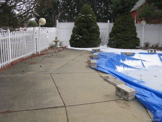 20690 29 Mile Road Ray, MI 48096 - Photo 24 of 25 Patio surrounding inground Pool.