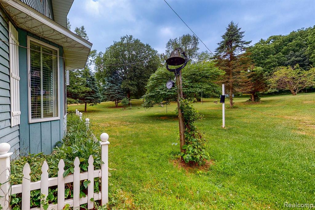 12460 White Lake Road Fenton, MI 48430 - Photo 41 of 55