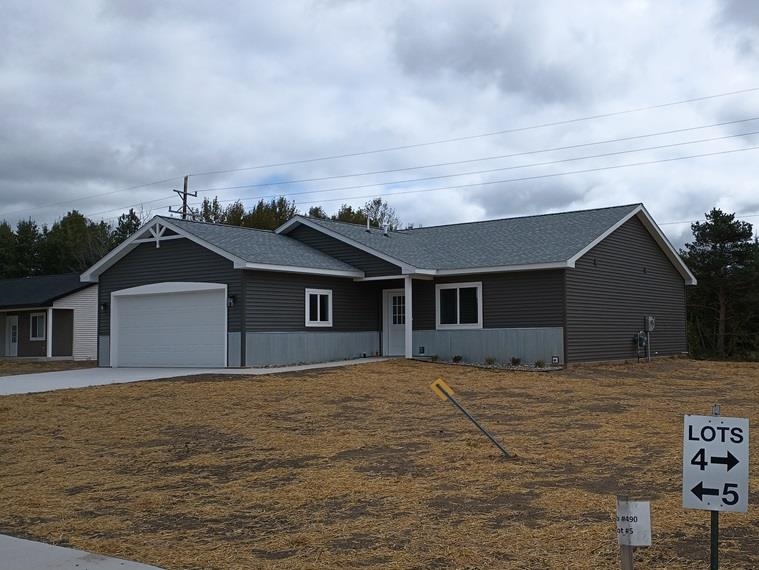 1004 Pheasant Run, Unit 5 Gladwin, MI 48624 - Photo 3 of 8