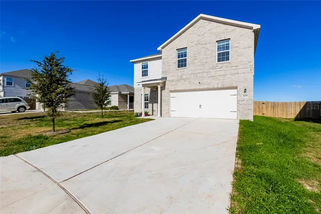 $1,950 | 109 Riverdale Drive, Jarrell, TX 76537